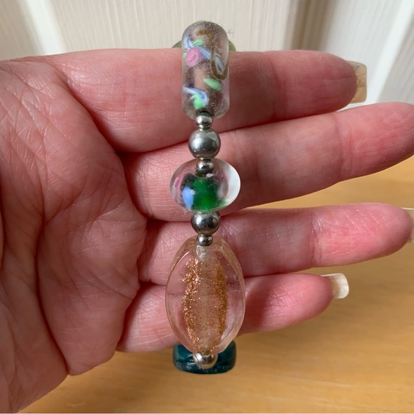 Translucent blue & green beaded bracelet with matching earrings - Picture 4 of 7